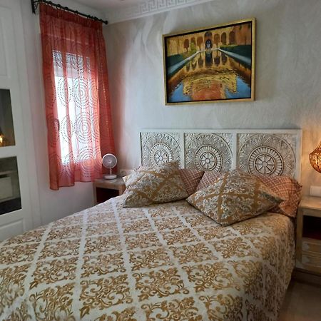 Atico Exclusivo En El Centro De Granada Apartment Luaran gambar